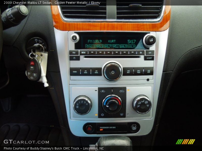 Controls of 2009 Malibu LT Sedan