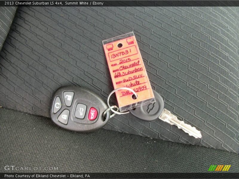 Summit White / Ebony 2013 Chevrolet Suburban LS 4x4