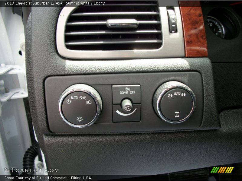 Summit White / Ebony 2013 Chevrolet Suburban LS 4x4