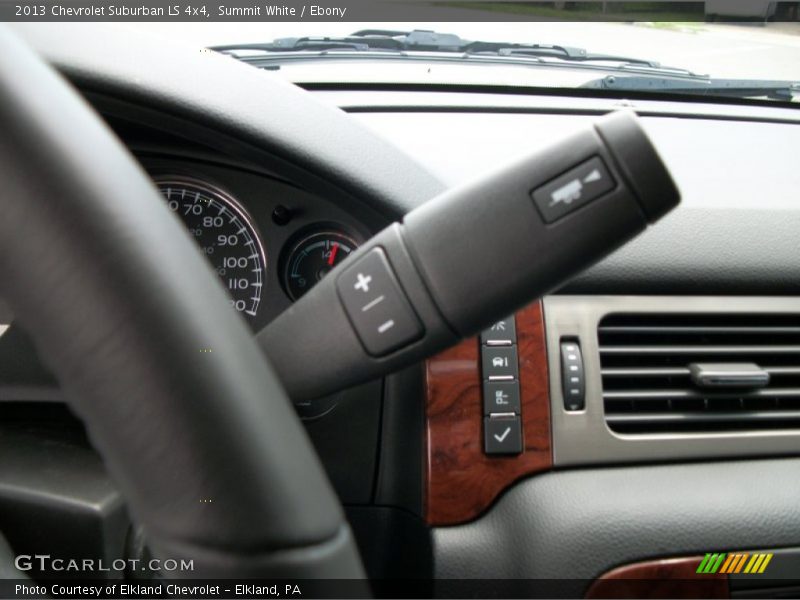 Summit White / Ebony 2013 Chevrolet Suburban LS 4x4
