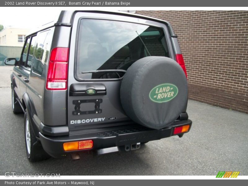 Bonatti Gray Pearl / Bahama Beige 2002 Land Rover Discovery II SE7