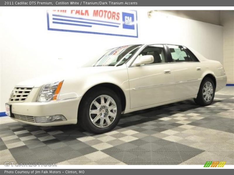 Cotillion White / Titanium/Dark Titanium Accents 2011 Cadillac DTS Premium