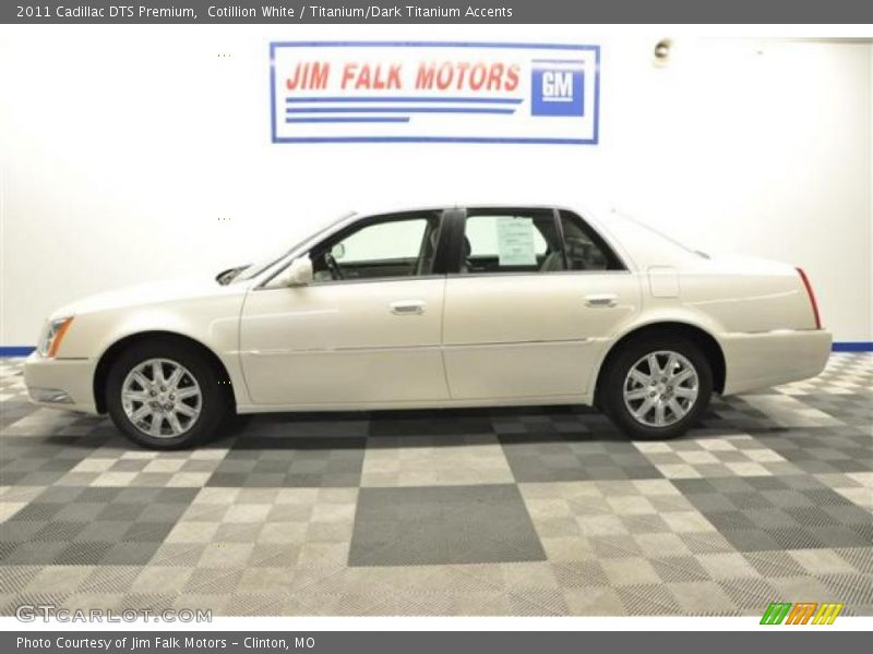 Cotillion White / Titanium/Dark Titanium Accents 2011 Cadillac DTS Premium