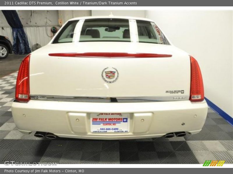 Cotillion White / Titanium/Dark Titanium Accents 2011 Cadillac DTS Premium