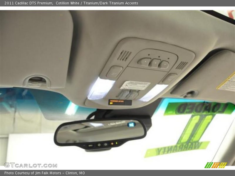 Cotillion White / Titanium/Dark Titanium Accents 2011 Cadillac DTS Premium