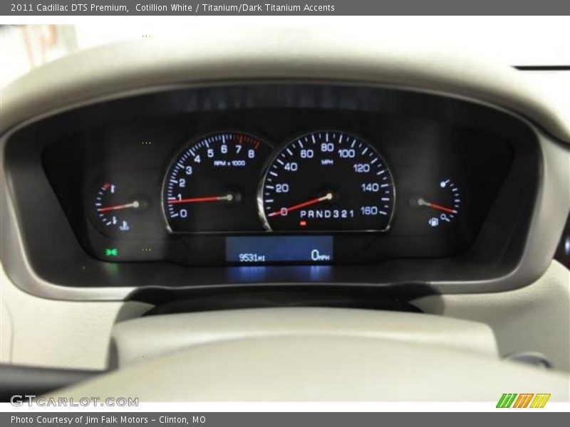 Cotillion White / Titanium/Dark Titanium Accents 2011 Cadillac DTS Premium