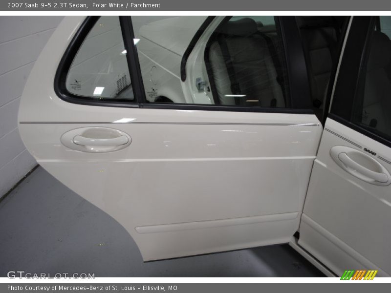 Polar White / Parchment 2007 Saab 9-5 2.3T Sedan