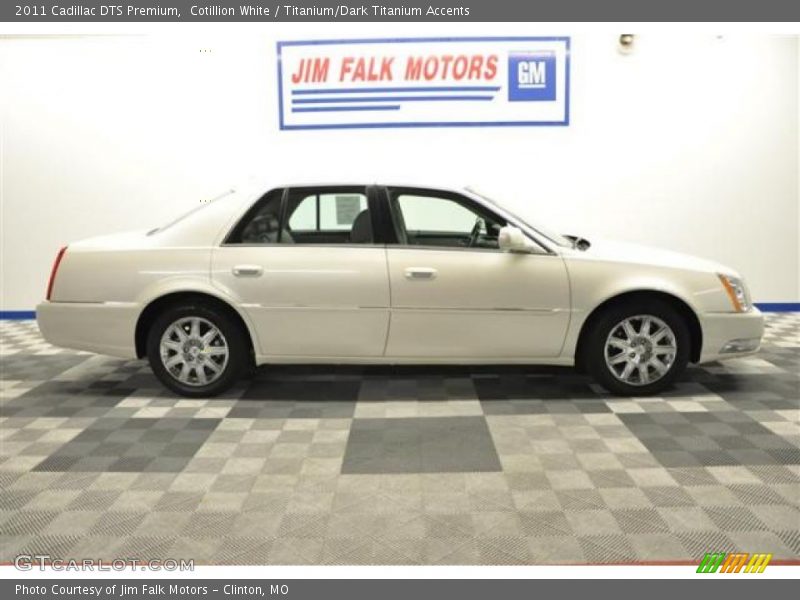 Cotillion White / Titanium/Dark Titanium Accents 2011 Cadillac DTS Premium