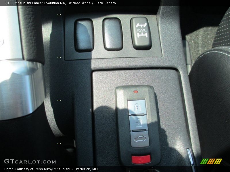 Wicked White / Black Recaro 2012 Mitsubishi Lancer Evolution MR