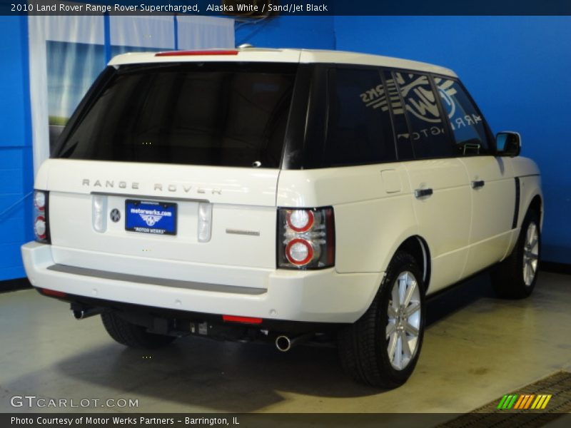 Alaska White / Sand/Jet Black 2010 Land Rover Range Rover Supercharged