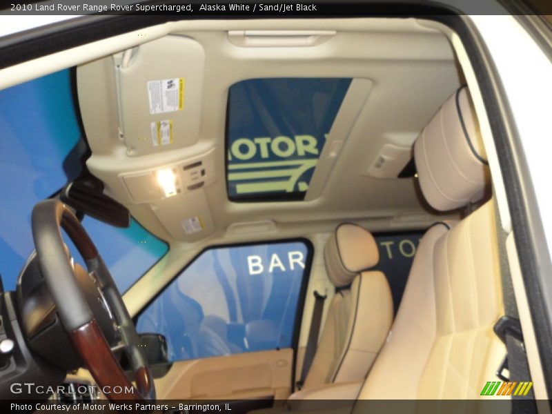 Alaska White / Sand/Jet Black 2010 Land Rover Range Rover Supercharged