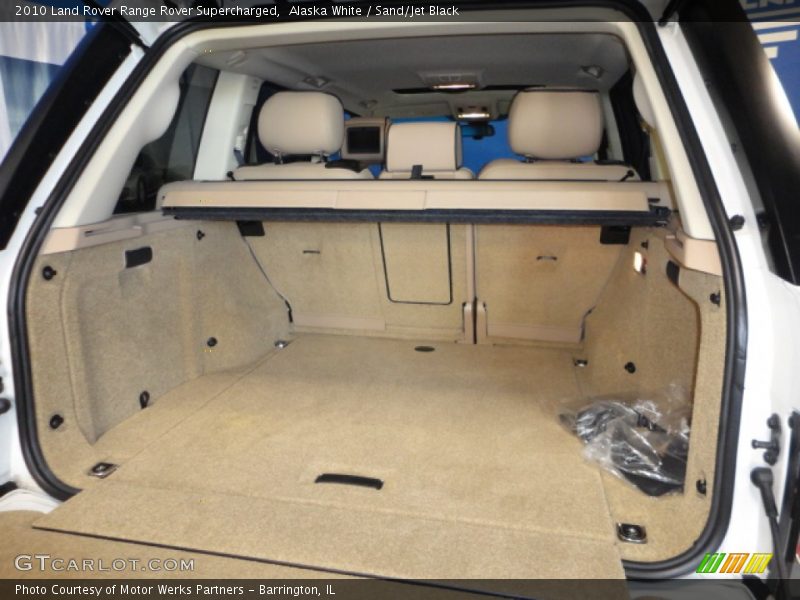 Alaska White / Sand/Jet Black 2010 Land Rover Range Rover Supercharged