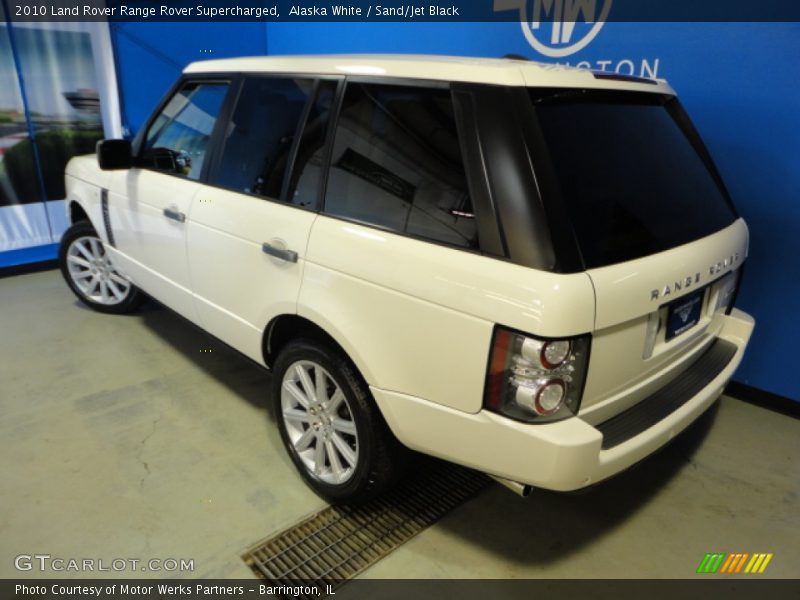 Alaska White / Sand/Jet Black 2010 Land Rover Range Rover Supercharged