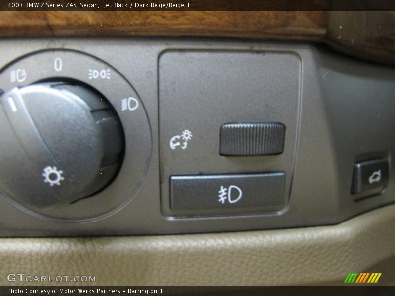 Controls of 2003 7 Series 745i Sedan