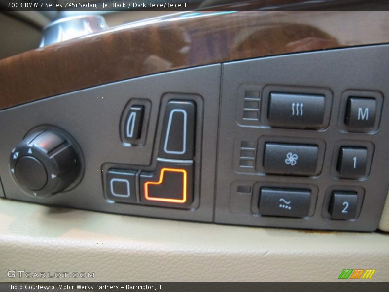 Controls of 2003 7 Series 745i Sedan