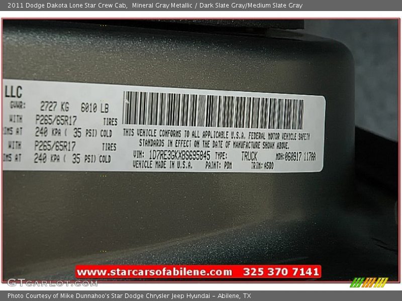 Mineral Gray Metallic / Dark Slate Gray/Medium Slate Gray 2011 Dodge Dakota Lone Star Crew Cab