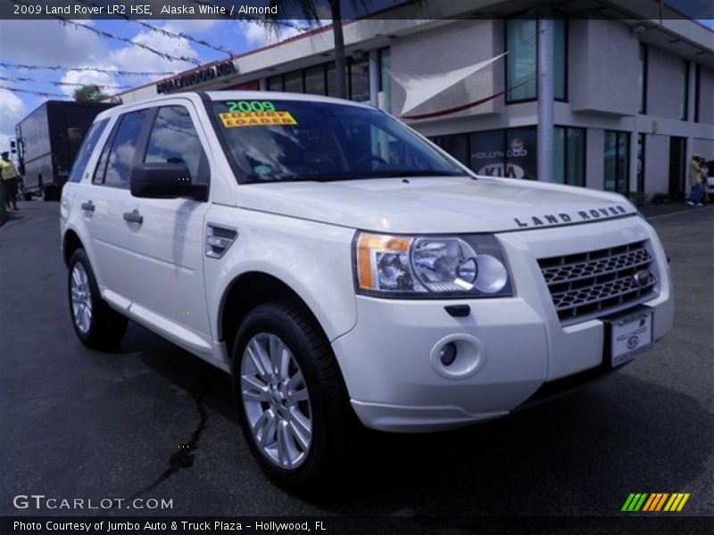 Alaska White / Almond 2009 Land Rover LR2 HSE