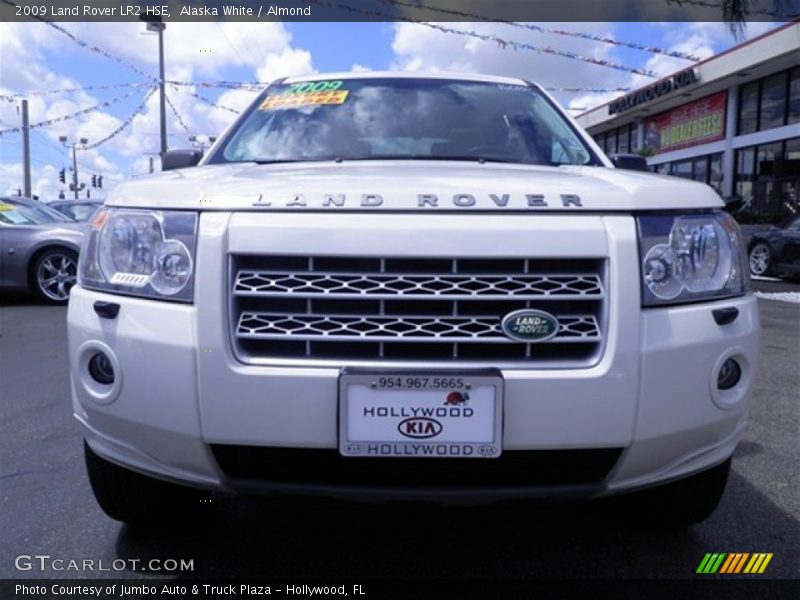 Alaska White / Almond 2009 Land Rover LR2 HSE