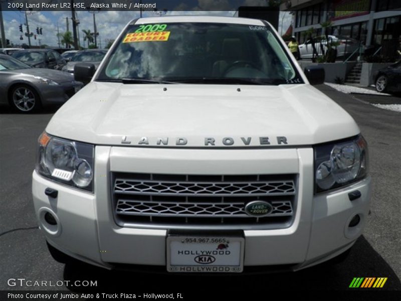 Alaska White / Almond 2009 Land Rover LR2 HSE