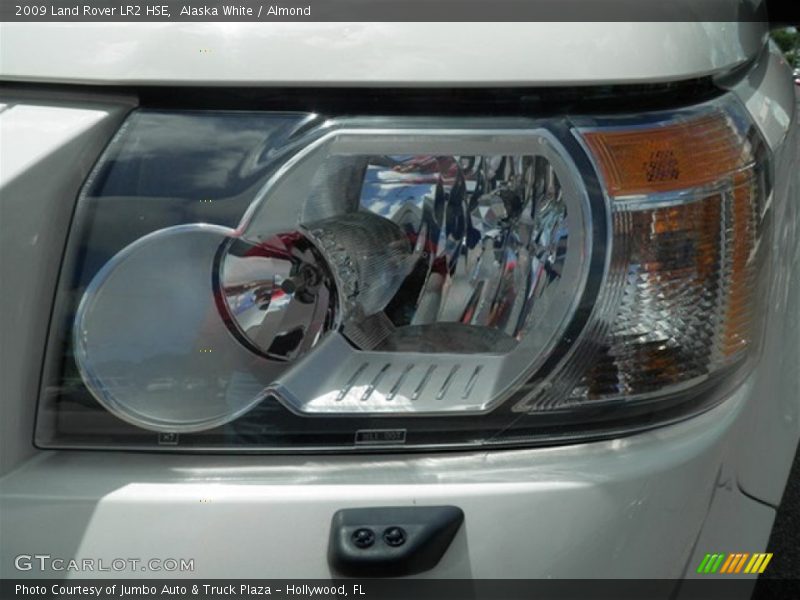 Alaska White / Almond 2009 Land Rover LR2 HSE