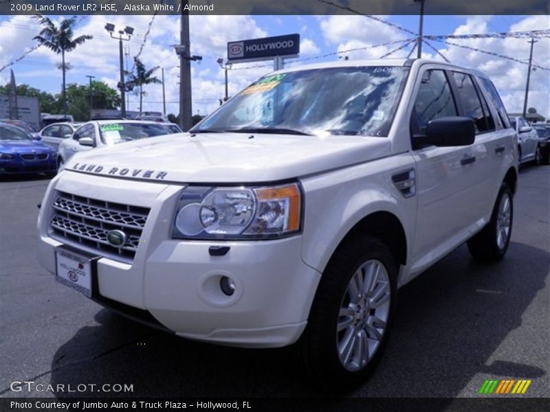 Alaska White / Almond 2009 Land Rover LR2 HSE