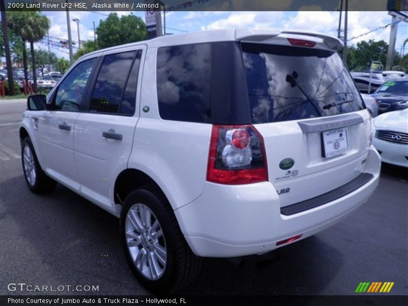 Alaska White / Almond 2009 Land Rover LR2 HSE