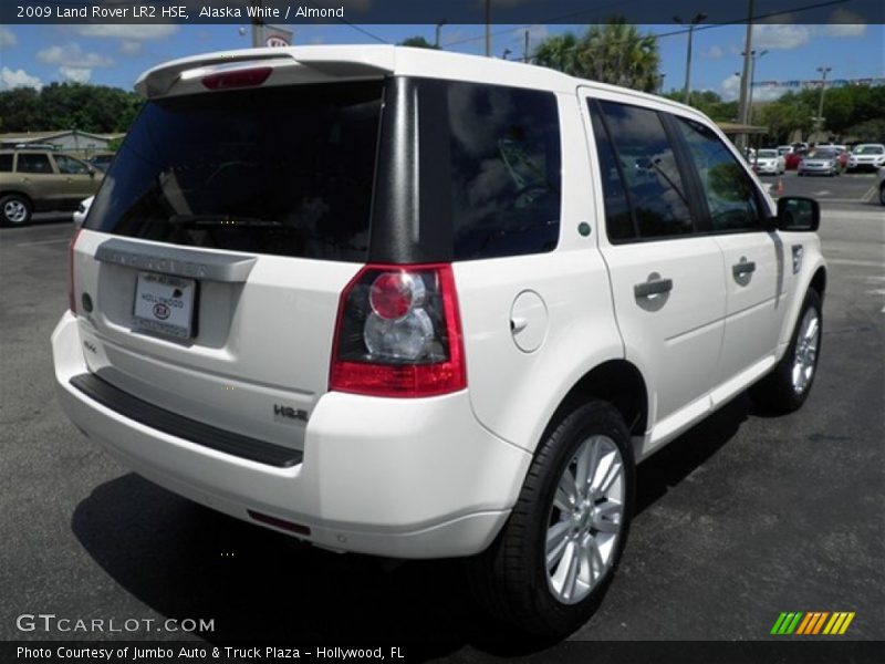 Alaska White / Almond 2009 Land Rover LR2 HSE