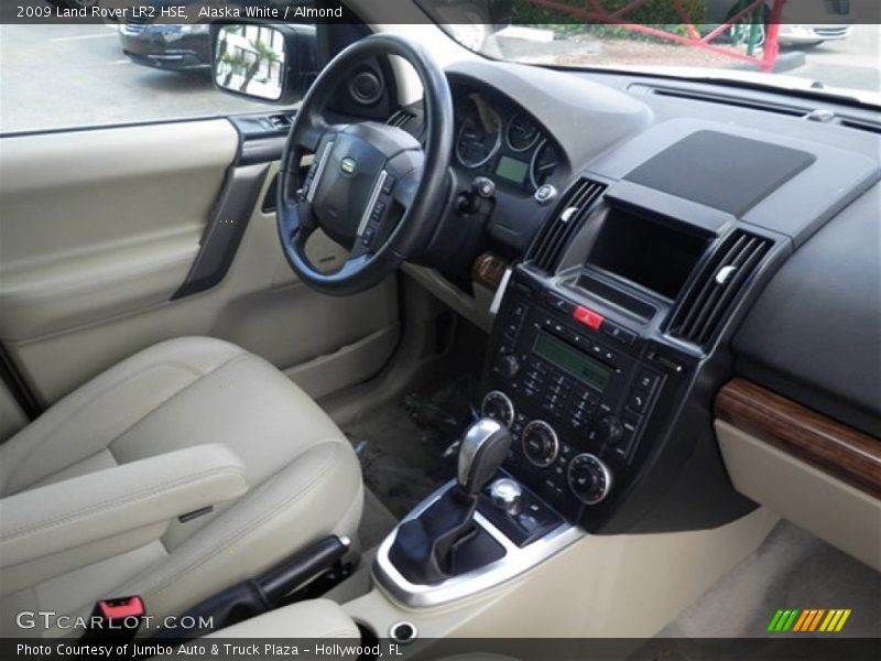 Alaska White / Almond 2009 Land Rover LR2 HSE