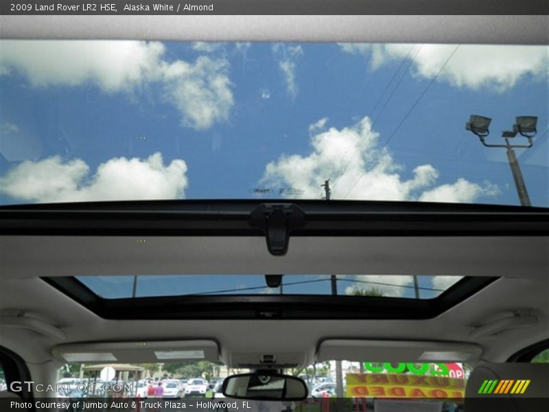 Alaska White / Almond 2009 Land Rover LR2 HSE