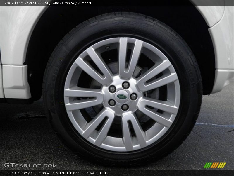 Alaska White / Almond 2009 Land Rover LR2 HSE