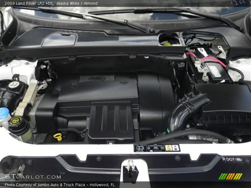 Alaska White / Almond 2009 Land Rover LR2 HSE