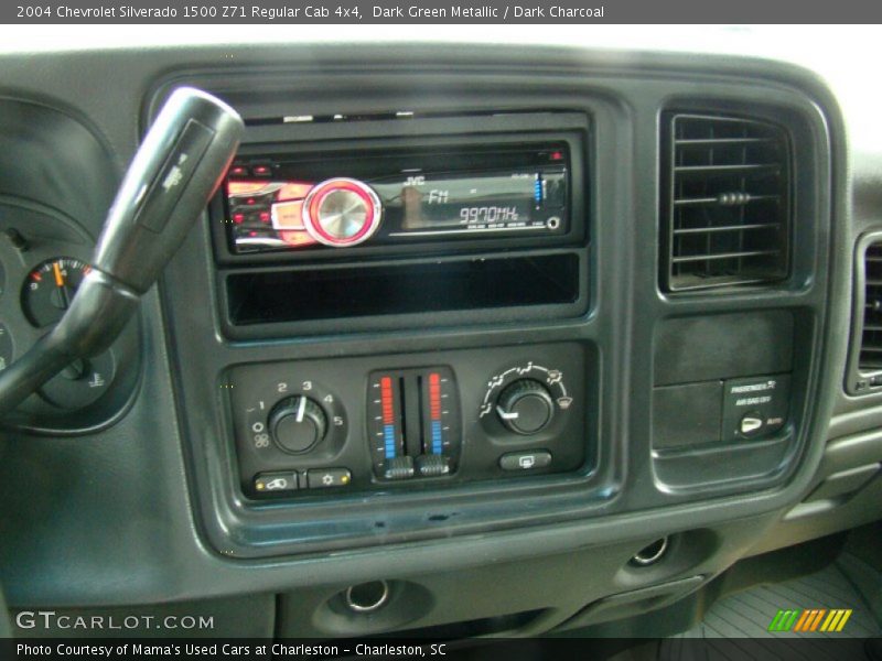 Dark Green Metallic / Dark Charcoal 2004 Chevrolet Silverado 1500 Z71 Regular Cab 4x4