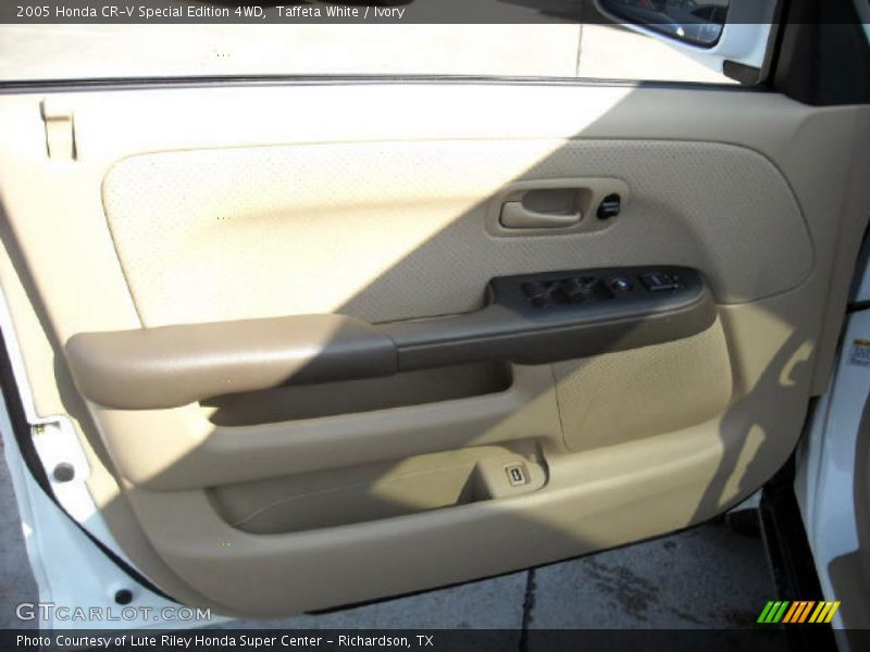 Taffeta White / Ivory 2005 Honda CR-V Special Edition 4WD