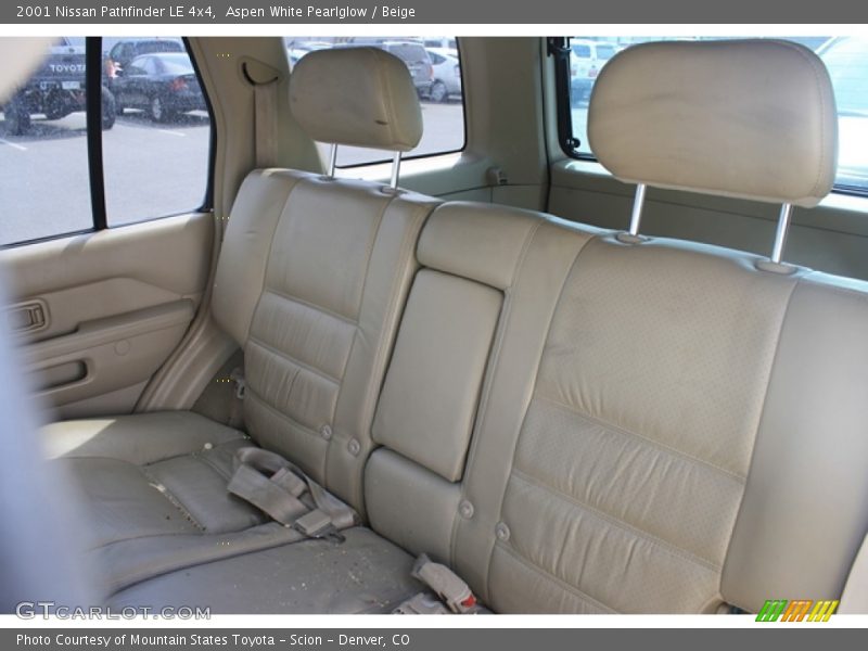 Aspen White Pearlglow / Beige 2001 Nissan Pathfinder LE 4x4