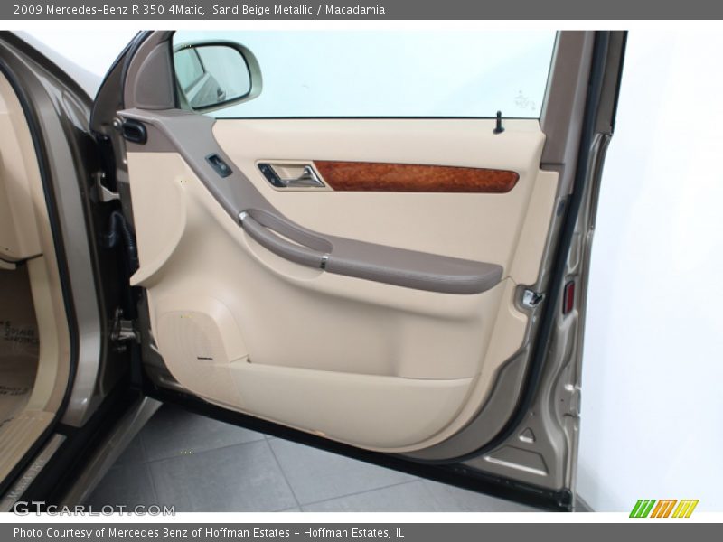 Sand Beige Metallic / Macadamia 2009 Mercedes-Benz R 350 4Matic
