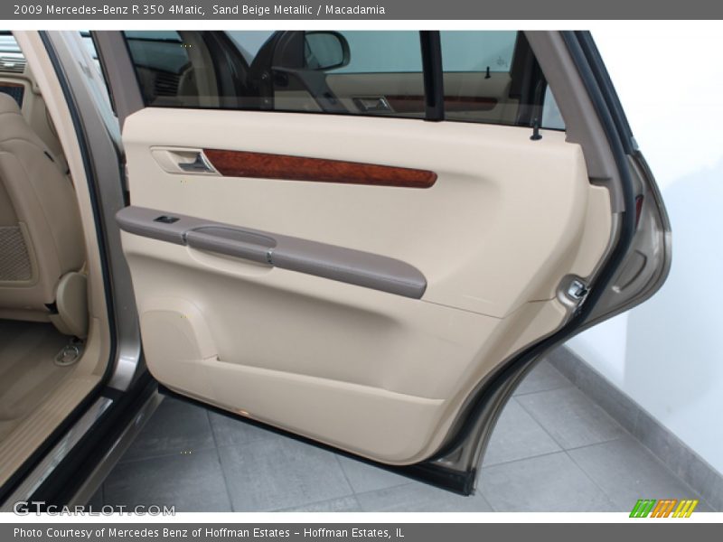 Sand Beige Metallic / Macadamia 2009 Mercedes-Benz R 350 4Matic