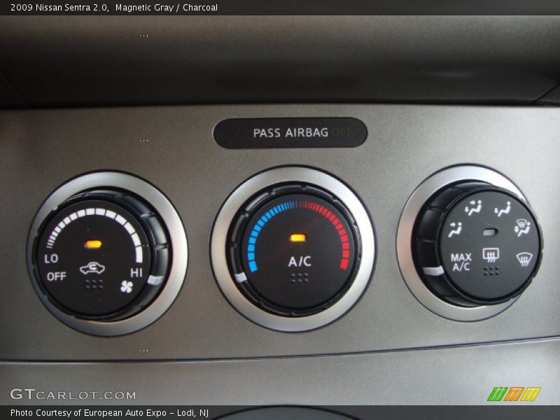 Magnetic Gray / Charcoal 2009 Nissan Sentra 2.0