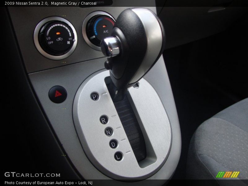 Magnetic Gray / Charcoal 2009 Nissan Sentra 2.0