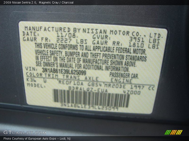 Magnetic Gray / Charcoal 2009 Nissan Sentra 2.0