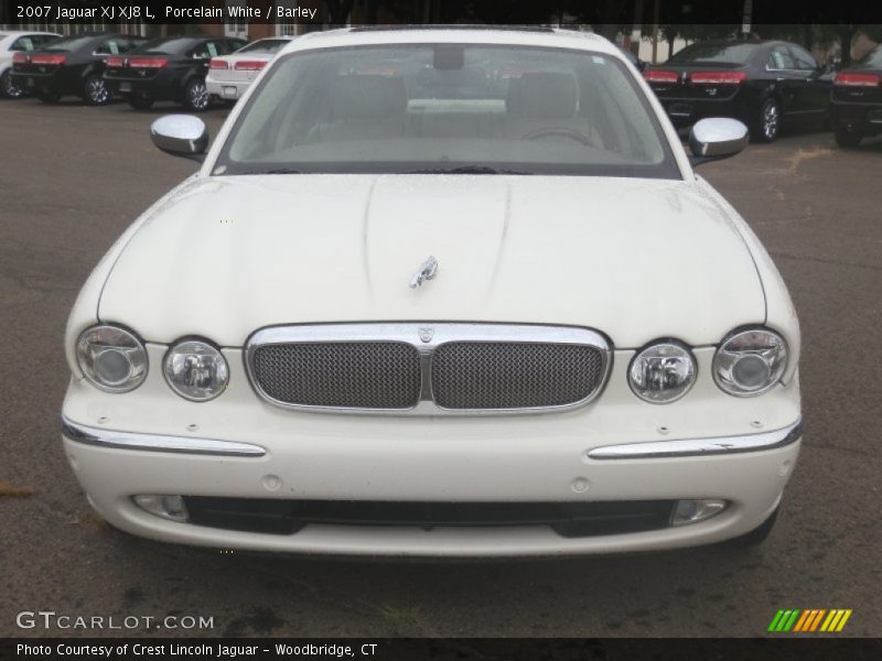 Porcelain White / Barley 2007 Jaguar XJ XJ8 L