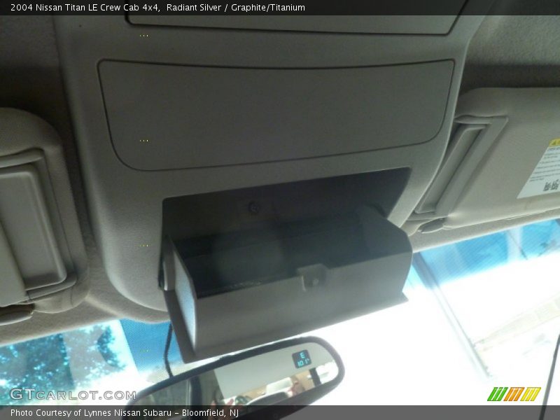 Radiant Silver / Graphite/Titanium 2004 Nissan Titan LE Crew Cab 4x4