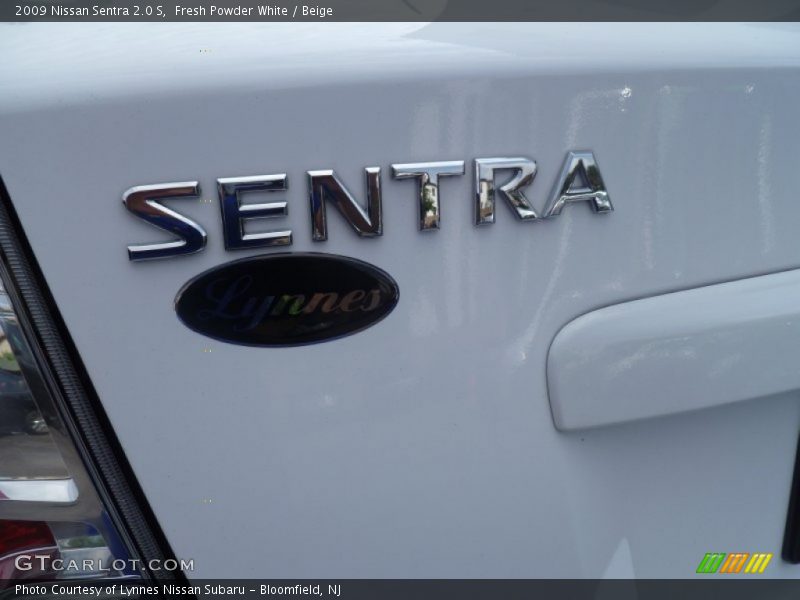 Fresh Powder White / Beige 2009 Nissan Sentra 2.0 S