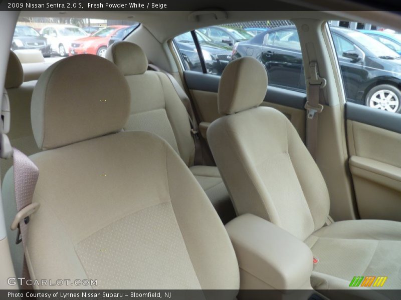 Fresh Powder White / Beige 2009 Nissan Sentra 2.0 S