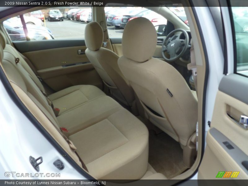 Fresh Powder White / Beige 2009 Nissan Sentra 2.0 S