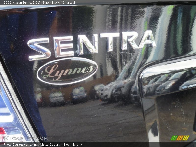 Super Black / Charcoal 2009 Nissan Sentra 2.0 S