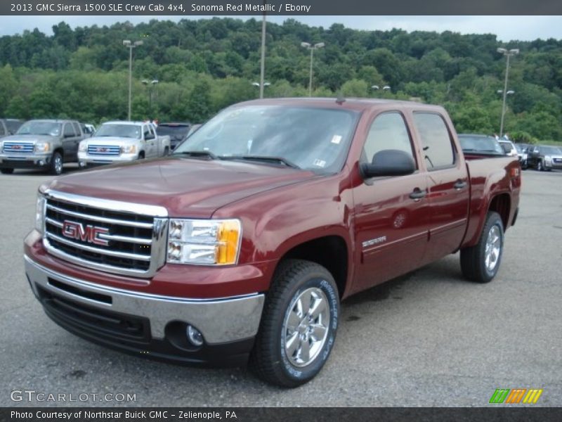Front 3/4 View of 2013 Sierra 1500 SLE Crew Cab 4x4