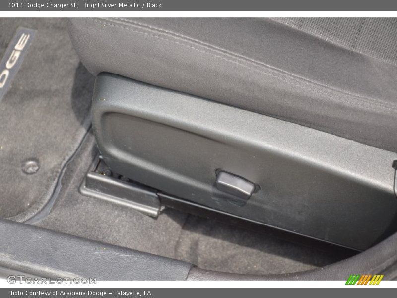 Bright Silver Metallic / Black 2012 Dodge Charger SE