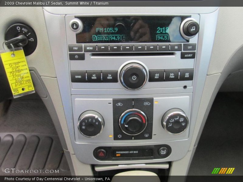 Summit White / Titanium 2009 Chevrolet Malibu LT Sedan