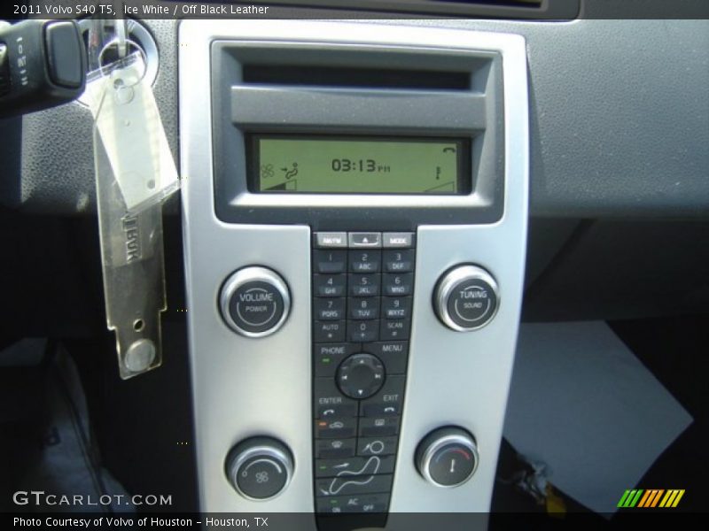 Ice White / Off Black Leather 2011 Volvo S40 T5