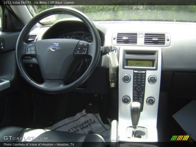 Ice White / Off Black Leather 2011 Volvo S40 T5